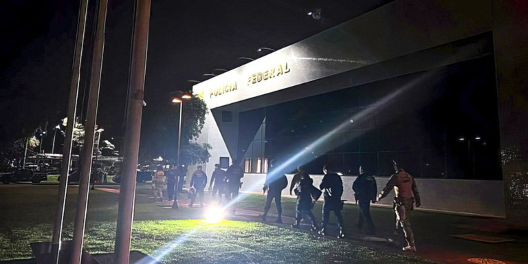 © Polí­cia
