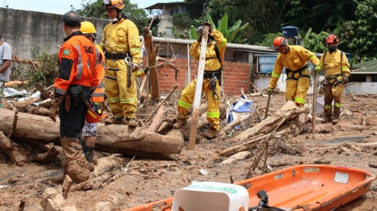 Sobe para 59 número de mortos em São Sebastião, no litoral de SP