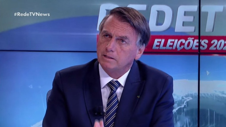 Bolsonaro fala em reapresentar Carteira Verde Amarela ao Congresso
