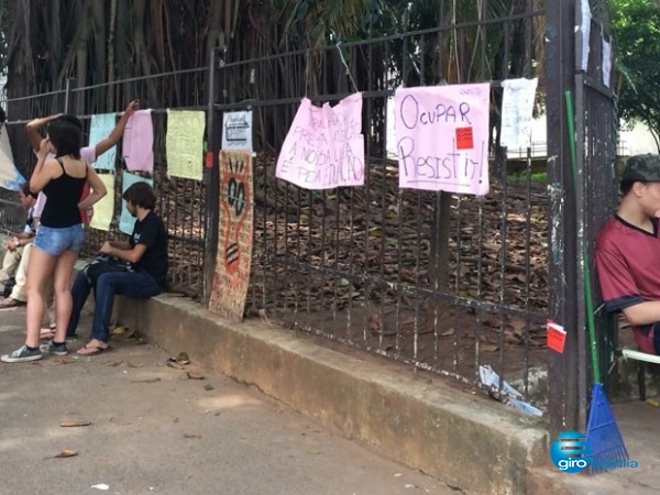 Governo acusa prejuizos, vandalismo e furtos em escolas ocupadas