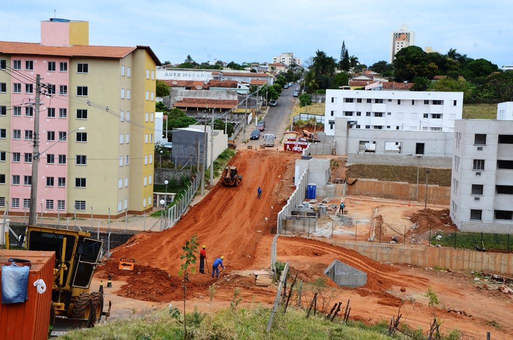 Trânsito ganha interligação na zona oeste e mais dois semáforos