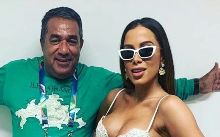 Pai de Anitta sai em defesa da filha após ataque de Zé Neto