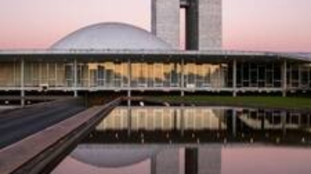 Despesa com funcionalismo cai para menor nÃvel desde 2008 Despesa com funcionalismo cai para menor nÃvel desde 2008