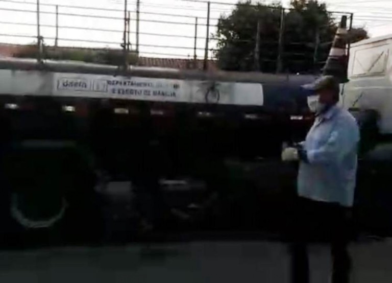 Vera Cruz pede apoio do Daem; caminhão atende casa e cria polêmica