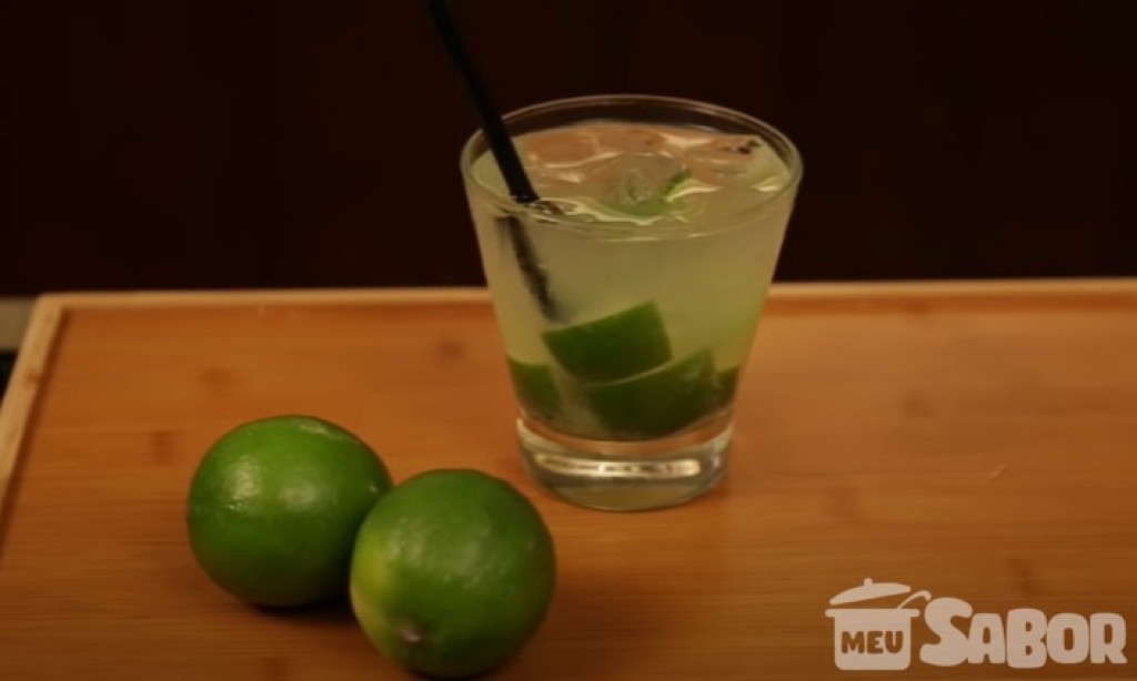 Hoje vou te mostrar como se faz o famoso Drink Brasileiro: Caipirinha