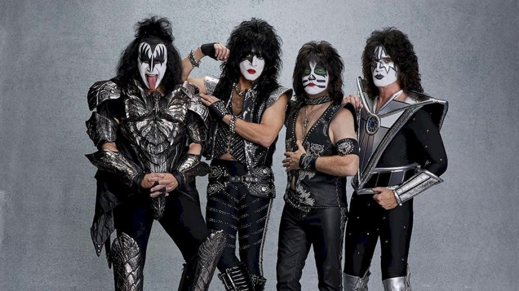 Após Covid-19 adiar turnê do Kiss, Gene Simmons defende uso de máscara e vacina