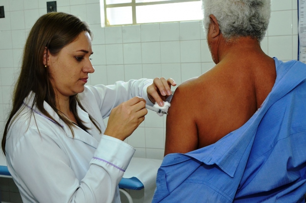 Saúde inicia neste mês vacinação gratuita contra gripe em Marília