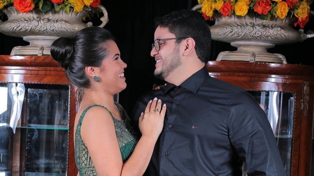 Esposa de Maurílio comenta recuperação do cantor: "É muito forte" Esposa de Maurílio comenta recuperação do cantor: "É muito forte"