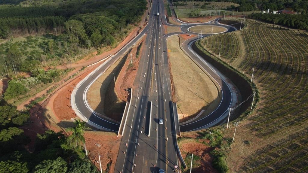Tráfego de veículos é liberado em novo trevo da SP-294 em Oriente Tráfego de veículos é liberado em novo trevo da SP-294 em Oriente
