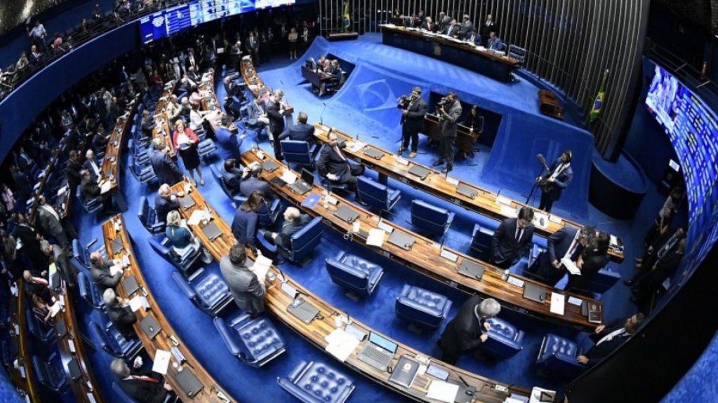 Senado aprova projeto que altera regras sobre cargos em comissão e confiança