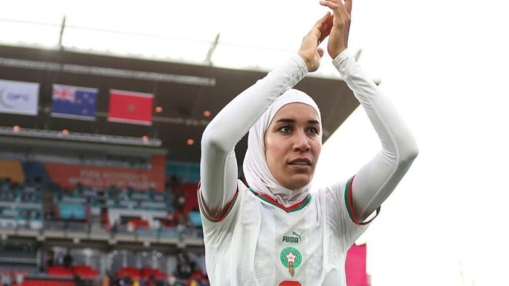 Reprodução/Instagram/gianni_infantino Marroquina Nouhaila Benzina é a 1ª a usar hijab numa Copa do Mundo Feminina