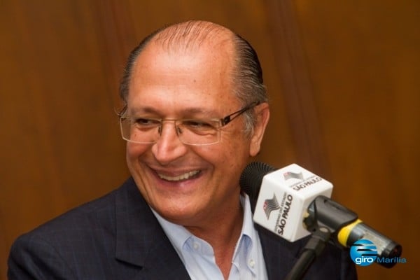 Alckmin proíbe contratar funcionários no Estado; Saúde pede 500 agentes contra dengue