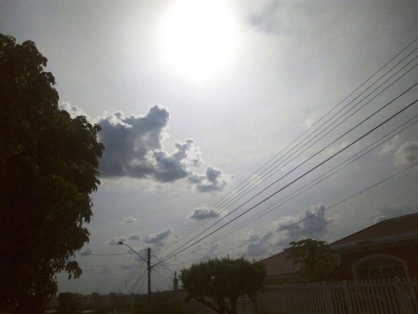 Calor e mais nuvens até final da semana