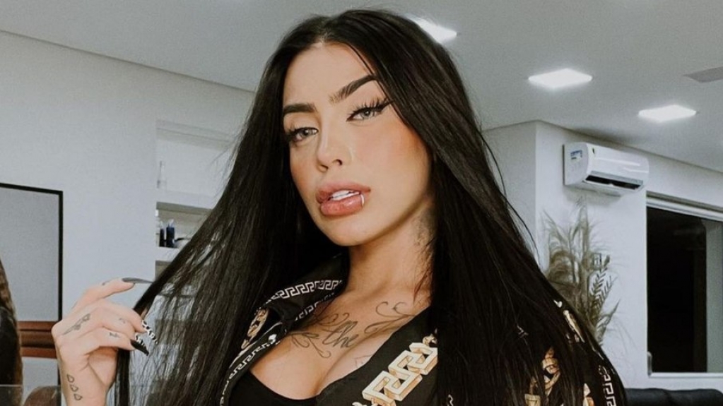 MC Mirella desabafa após ser confundida com atriz pornô: "Preconceito" MC Mirella desabafa após ser confundida com atriz pornô: "Preconceito"