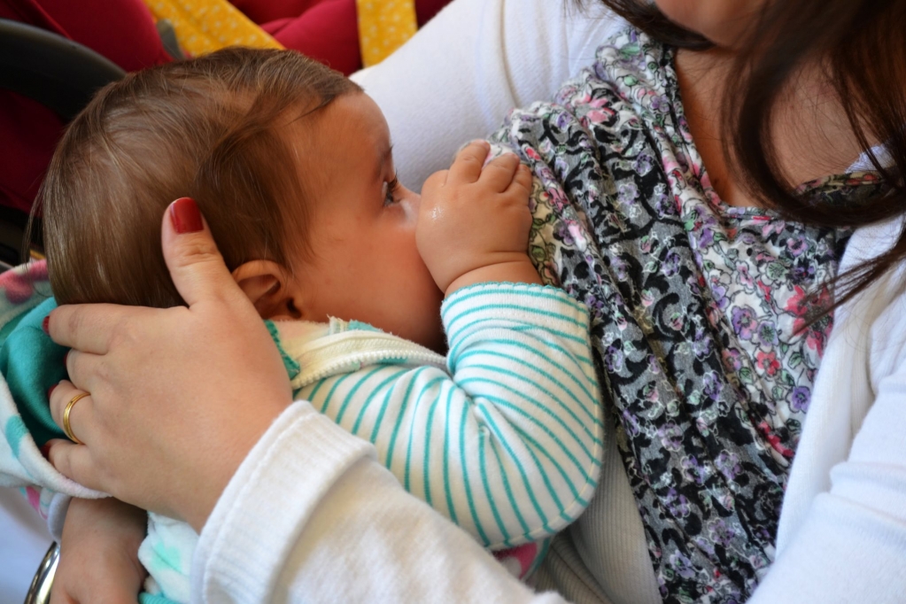 Marília vai ter hora do mamaço para promover aleitamento materno