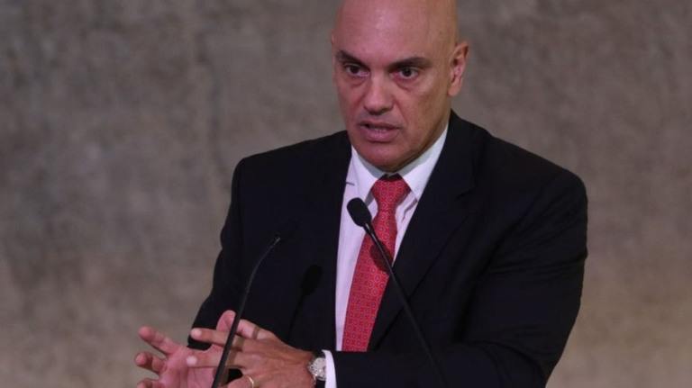 Moraes manda PGR se manifestar sobre suspensão de Nikolas nas redes