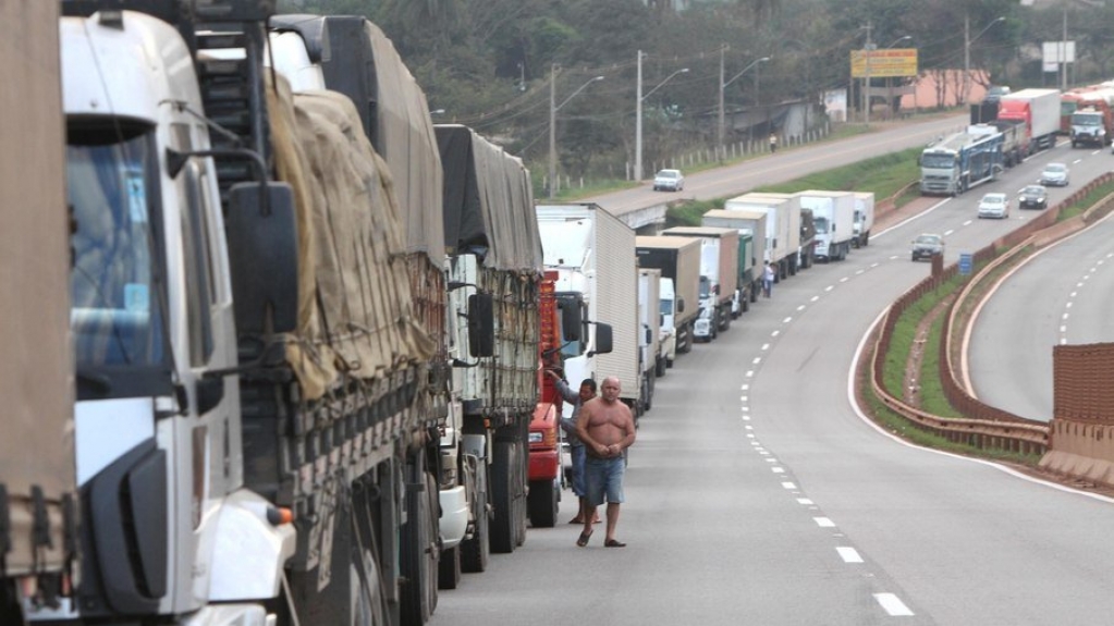 STF derruba liminar e impede bloqueio de caminhoneiros em rodovias