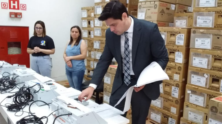 Justiça eleitoral em Marília faz auditoria e liberação de urnas eletrônicas