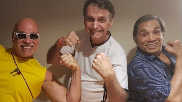 Bolsonaro anuncia corte no imposto de suplementos alimentares