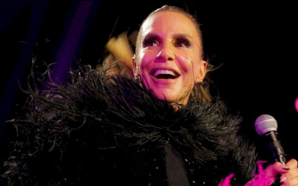 Ivete Sangalo reclama de sorriso após botox e especialista opina: "Não é normal"