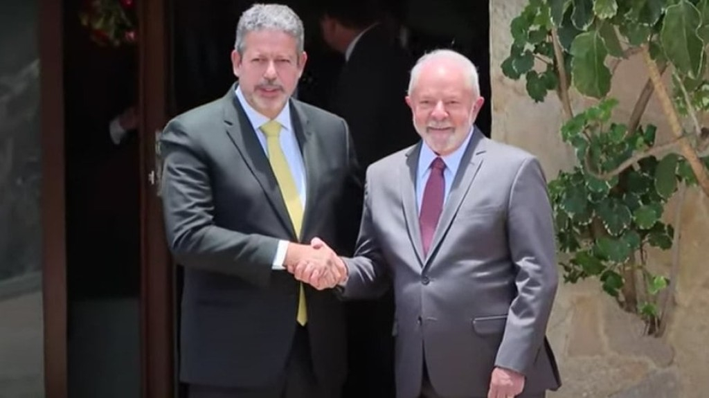 PT negocia apoio a reeleição de Arthur Lira PT negocia apoio a reeleição de Arthur Lira
