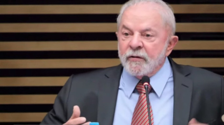 Lula sobre PEC: 'maior distribuição de dinheiro desde o Império'