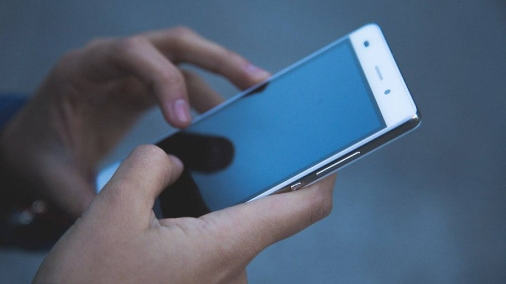 Justiça impede que celular seja bloqueado em caso de inadimplência