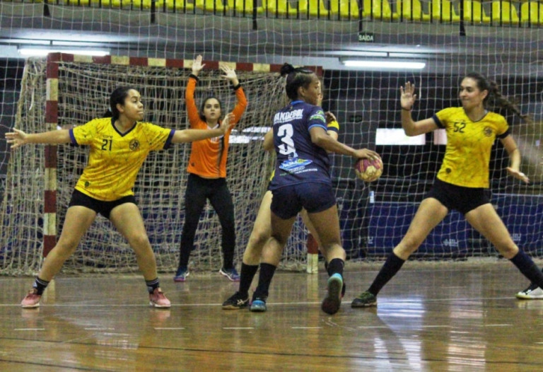 Equipes de basquete handebol de Marília jogam em casa no final de semana