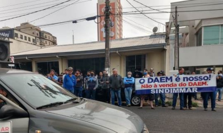 Daniel emenda projeto de concessão do Daem e muda regras para servidores