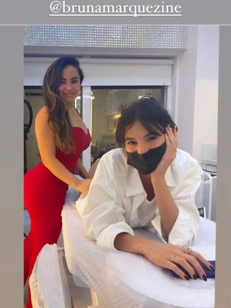Bruna Marquezine realiza procedimento estético para empinar bumbum