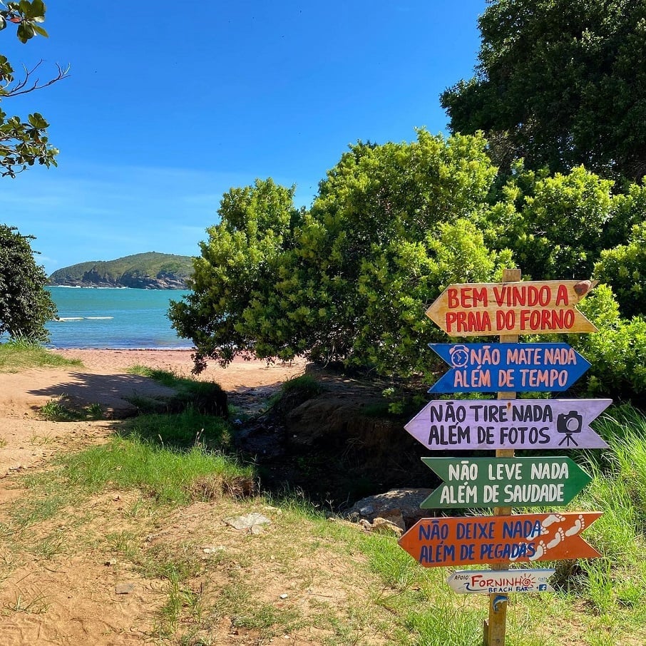 Entrada da Praia do Forno na Armação de Búzios.. Foto: Reprodução/Instagram @experimentebuzios 02.09.2022