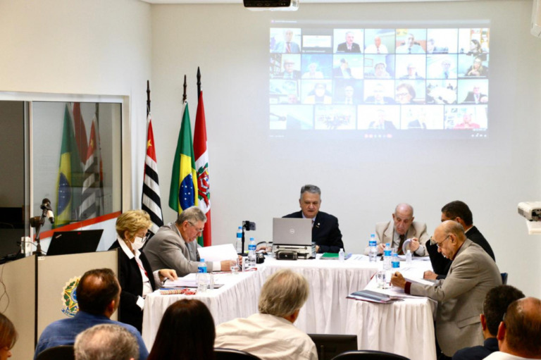 Assembleia traz presidente do Creci a Marília, divulga gestão e discute profissão