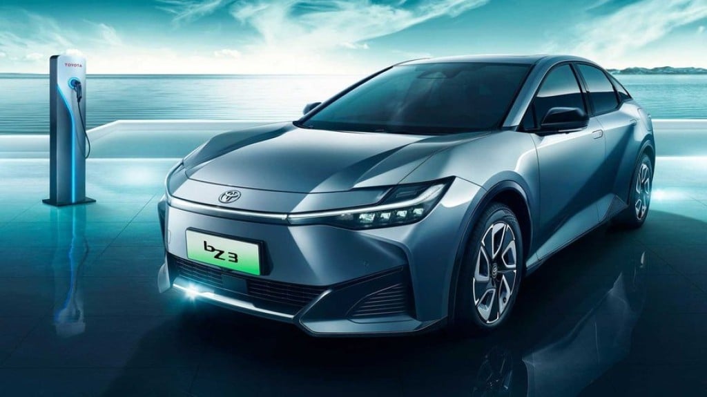 Toyota revela sedã elétrico no mercado chinês