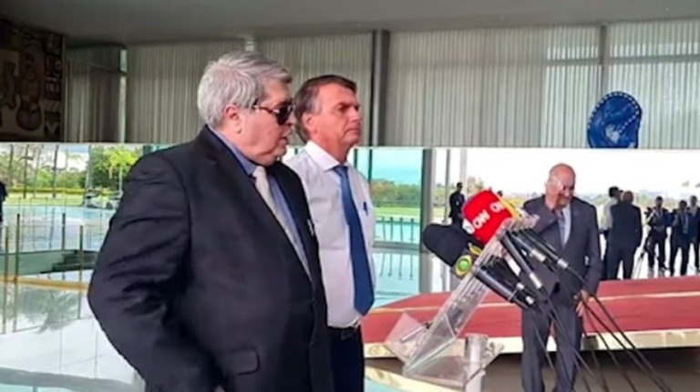 Ao lado de Datena, Bolsonaro ataca Lula: 'O que fez pelo Nordeste?'