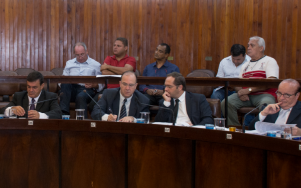 Lei dos rodeios pode ter protestos sem votação na segunda; vote na enquete