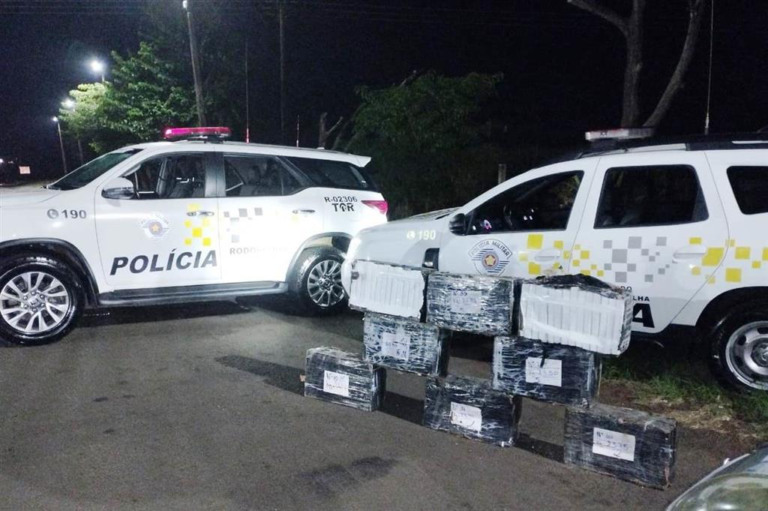 Blitz em rodovia de Ourinhos apreende 189 quilos de maconha; motorista presa