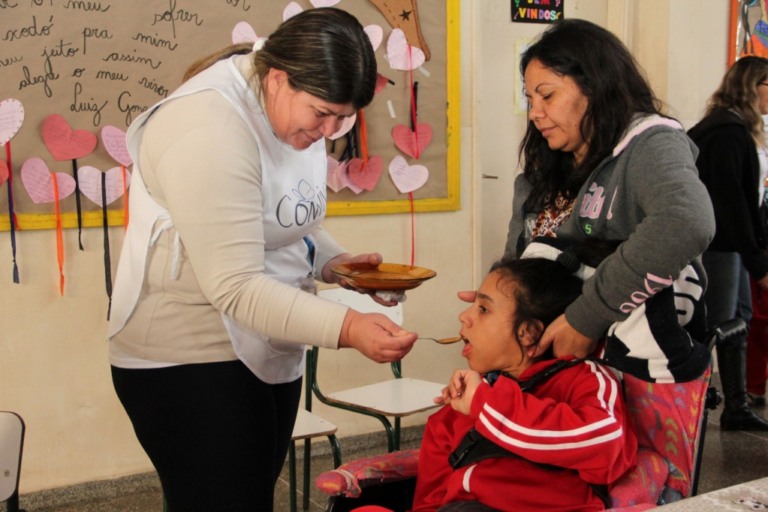 Conviva abre vagas para 150 cuidadores de alunos em Marília