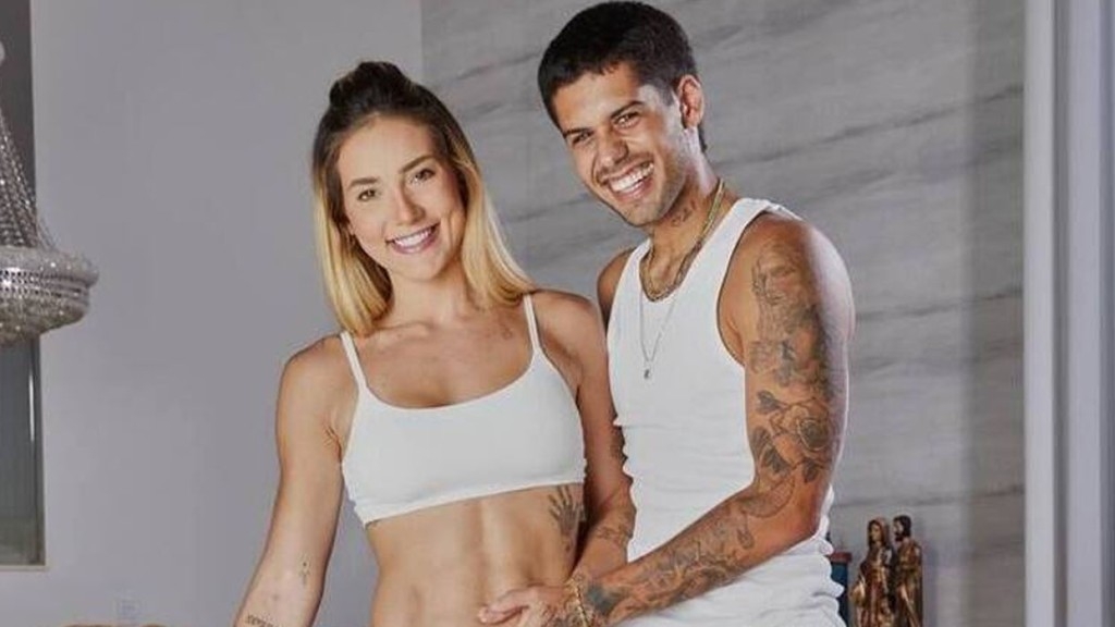 Virginia Fonseca exibe vídeo em que revela para o marido sobre gravidez: ‘Terceira’ Virginia Fonseca exibe vídeo em que revela para o marido sobre gravidez: ‘Terceira’