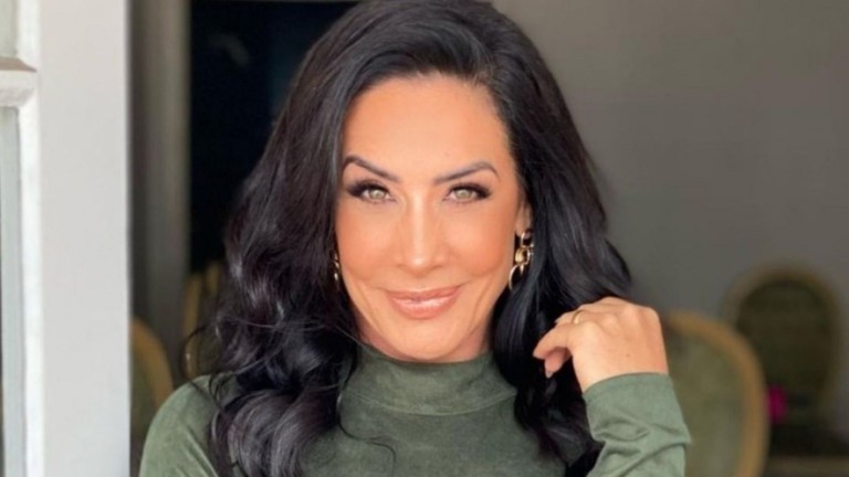 Scheila Carvalho relembra carreira como bancária antes do 'É o Tchan'