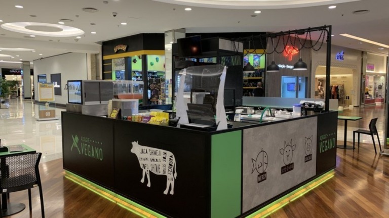 Açougue Vegano chama a atenção até mesmo de quem consome carne animal
