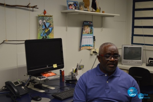 juarez Xavier, professor da Unesp, durante entrevista em sua sala em Bauru