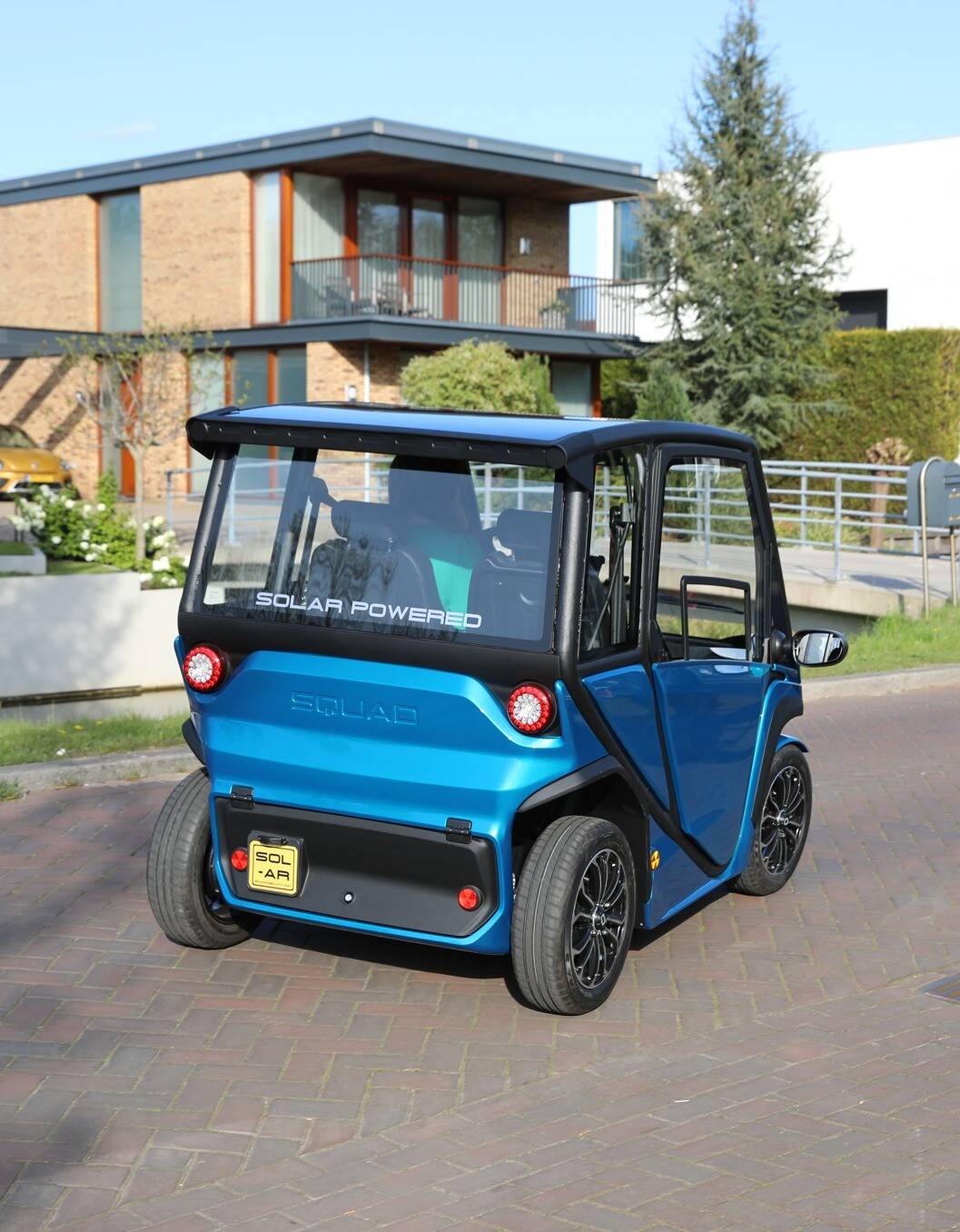 Modelo com porte de UTV tem painel solar que acrescenta 20 km de autonomia.. Foto: Divulgação