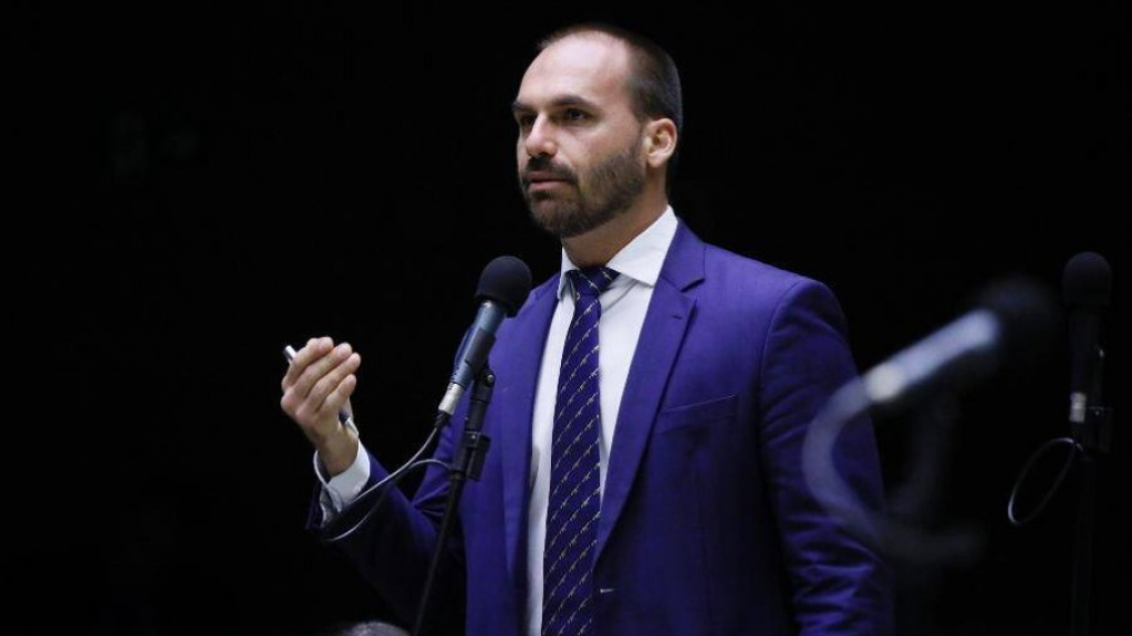 Eduardo Bolsonaro apoia Guimarães: 'Que a verdade seja reestabelecida'