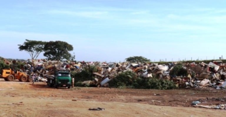 Mutirão de limpeza coletou 620 toneladas de material em bairros de Marília