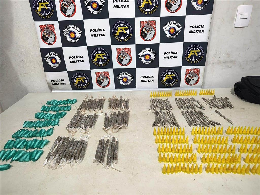 PM apreende 355 porções de drogas e prende homem por tráfico no CDHU