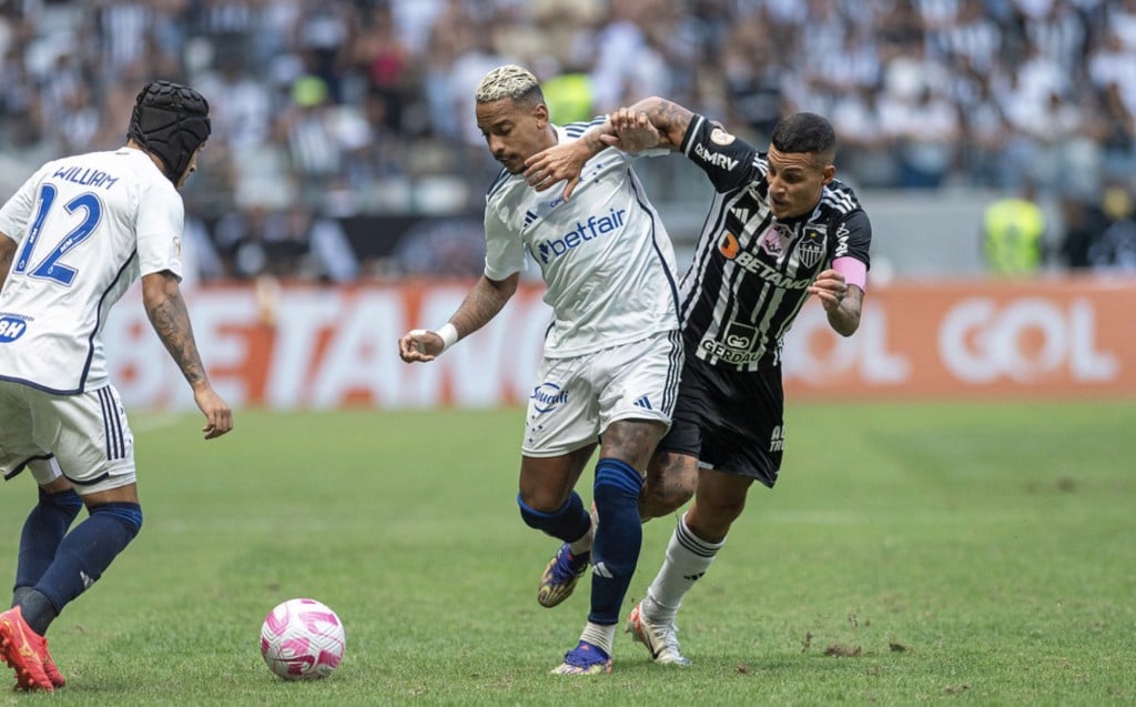 Cruzeiro vence primeiro clássico na casa nova do Atlético pelo Brasileirão