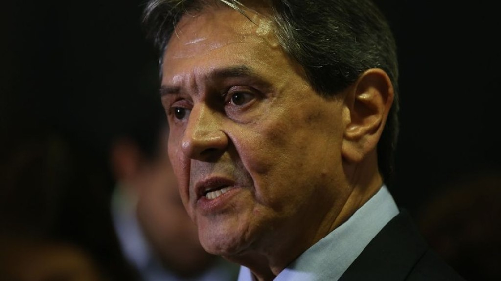 MPF pede reparação a policiais atacados por Roberto Jefferson MPF pede reparação a policiais atacados por Roberto Jefferson