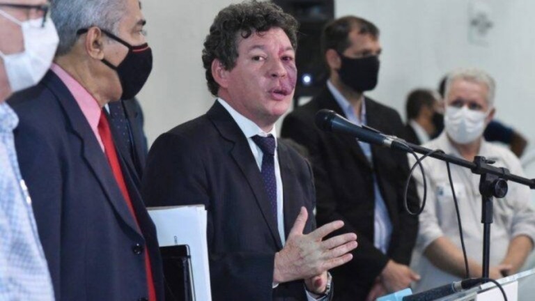 PT apresenta projeto para anular privatização da Petrobras
