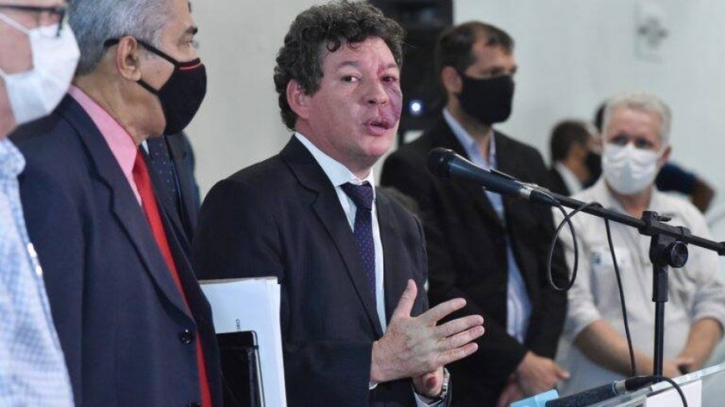 PT apresenta projeto para anular privatização da Petrobras