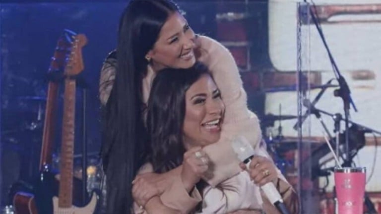 Simone se emociona ao falar de Simaria em show solo: 'Difícil'